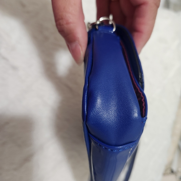 Kate Landry Blue Women's Crossbody Cellphone Size Bag - Picture 3 of 10